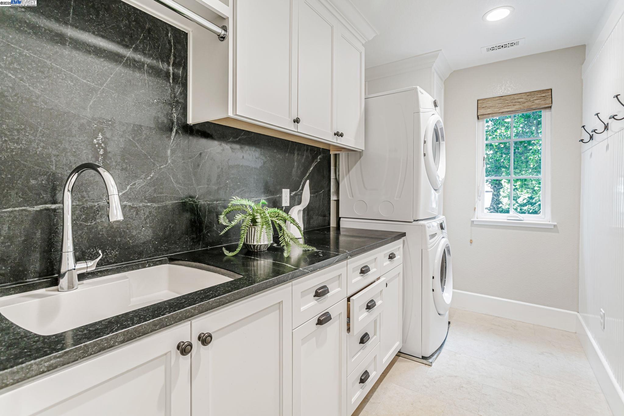 Detail Gallery Image 24 of 46 For 43150 Calle Familia, Fremont,  CA 94539 - 4 Beds | 3/1 Baths