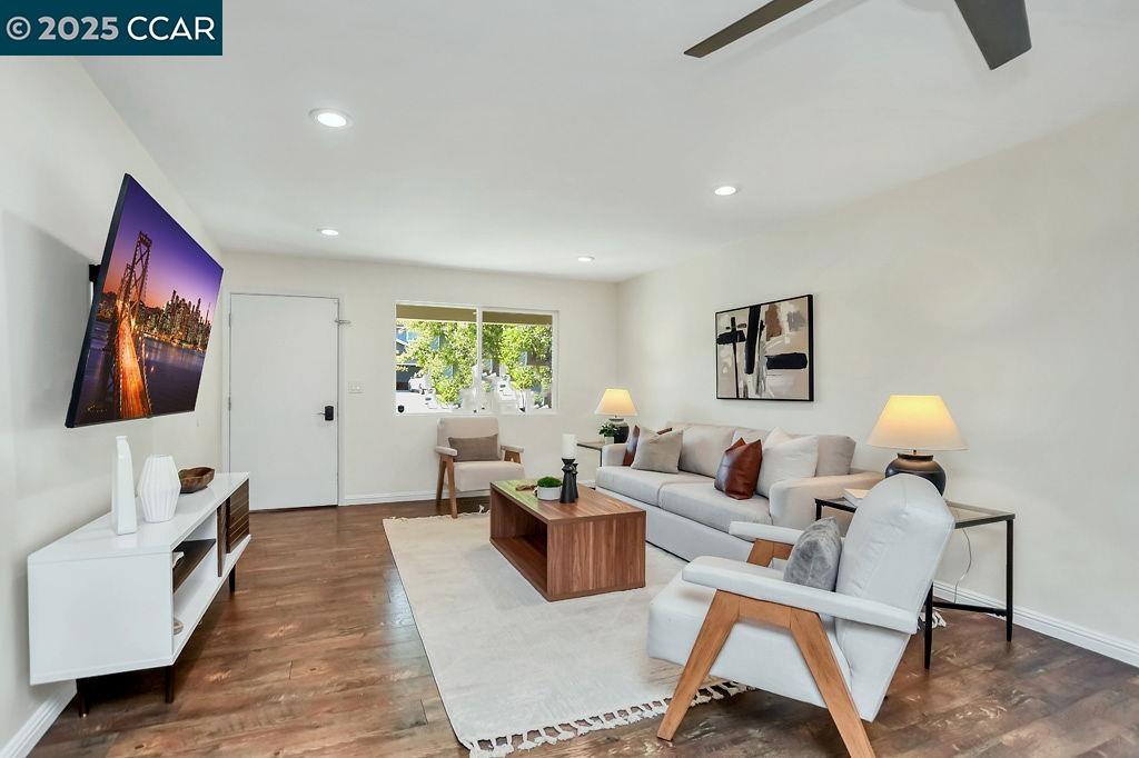 Detail Gallery Image 5 of 27 For 1155 Breckenridge Court, Martinez,  CA 94553-3501 - 3 Beds | 2 Baths