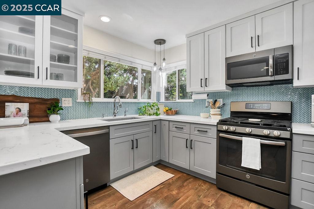 Detail Gallery Image 9 of 27 For 1155 Breckenridge Court, Martinez,  CA 94553-3501 - 3 Beds | 2 Baths