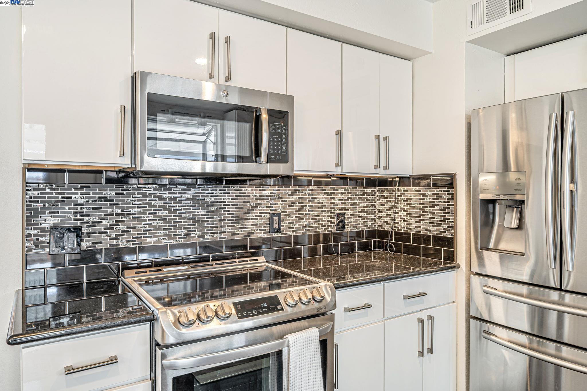 Detail Gallery Image 12 of 58 For 658 N P Street, Livermore,  CA 94551 - 3 Beds | 2 Baths