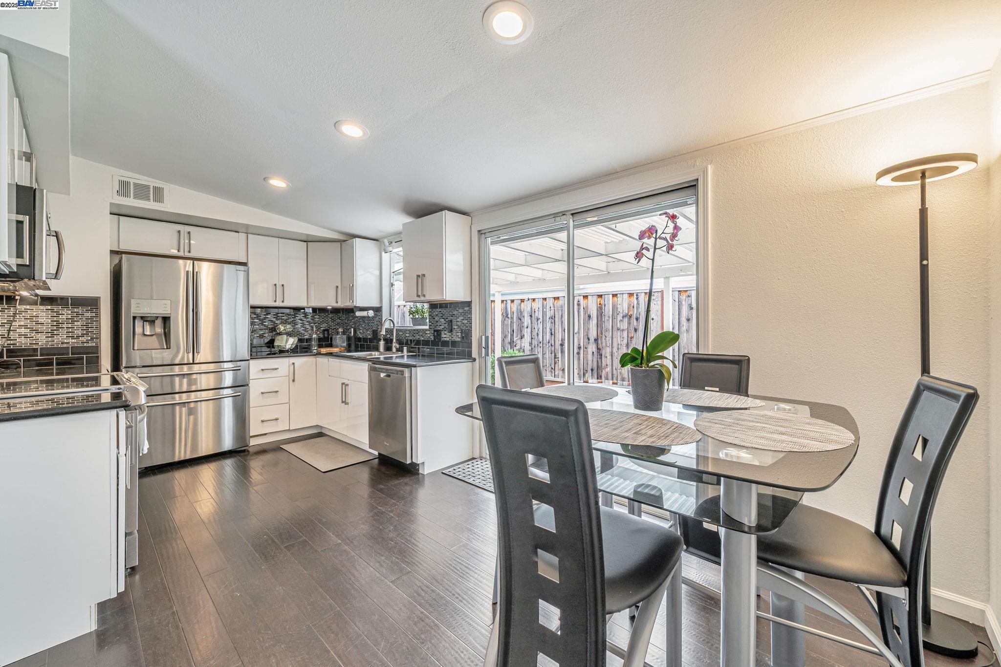 Detail Gallery Image 16 of 58 For 658 N P Street, Livermore,  CA 94551 - 3 Beds | 2 Baths