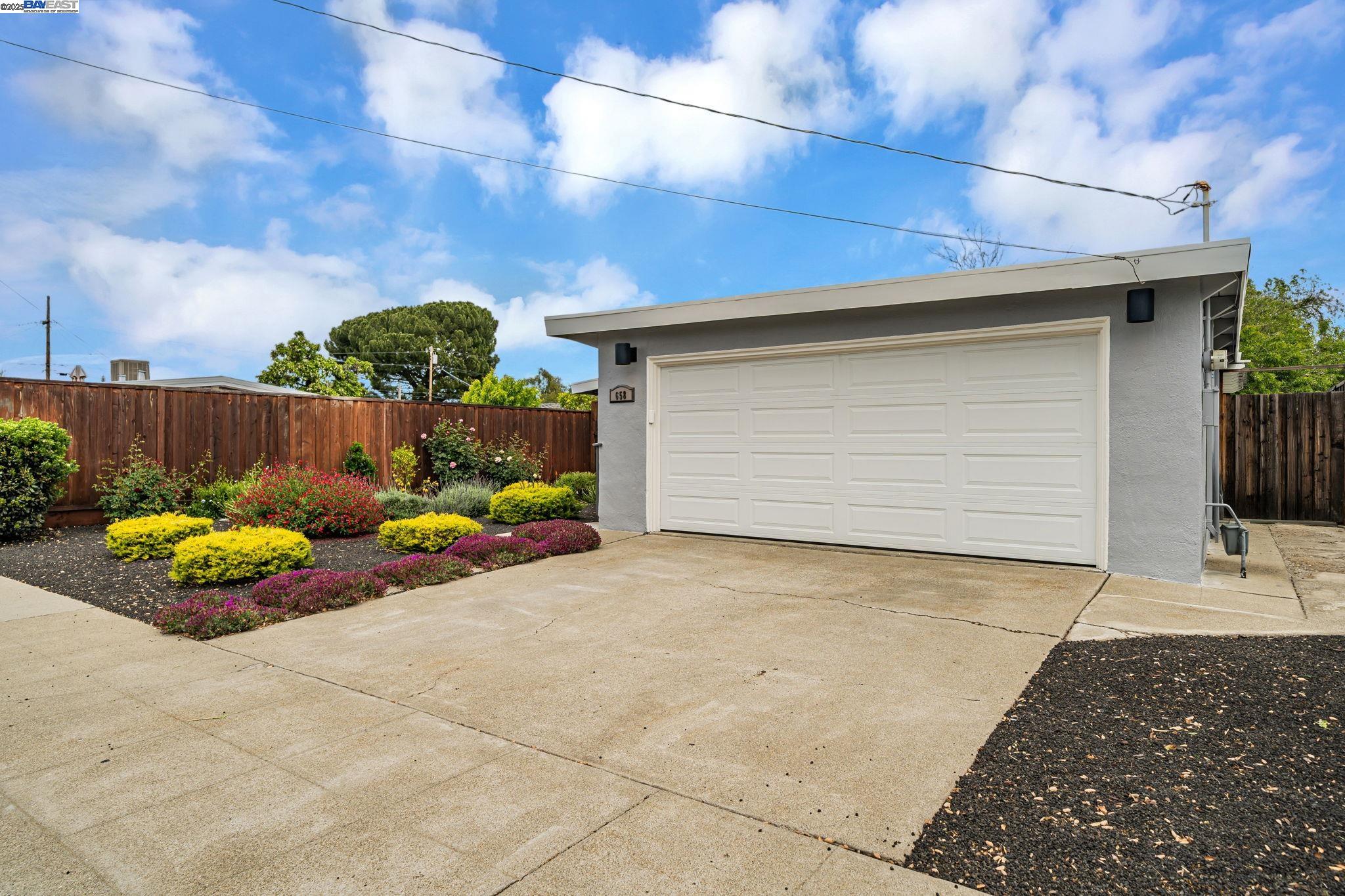 Detail Gallery Image 4 of 58 For 658 N P Street, Livermore,  CA 94551 - 3 Beds | 2 Baths