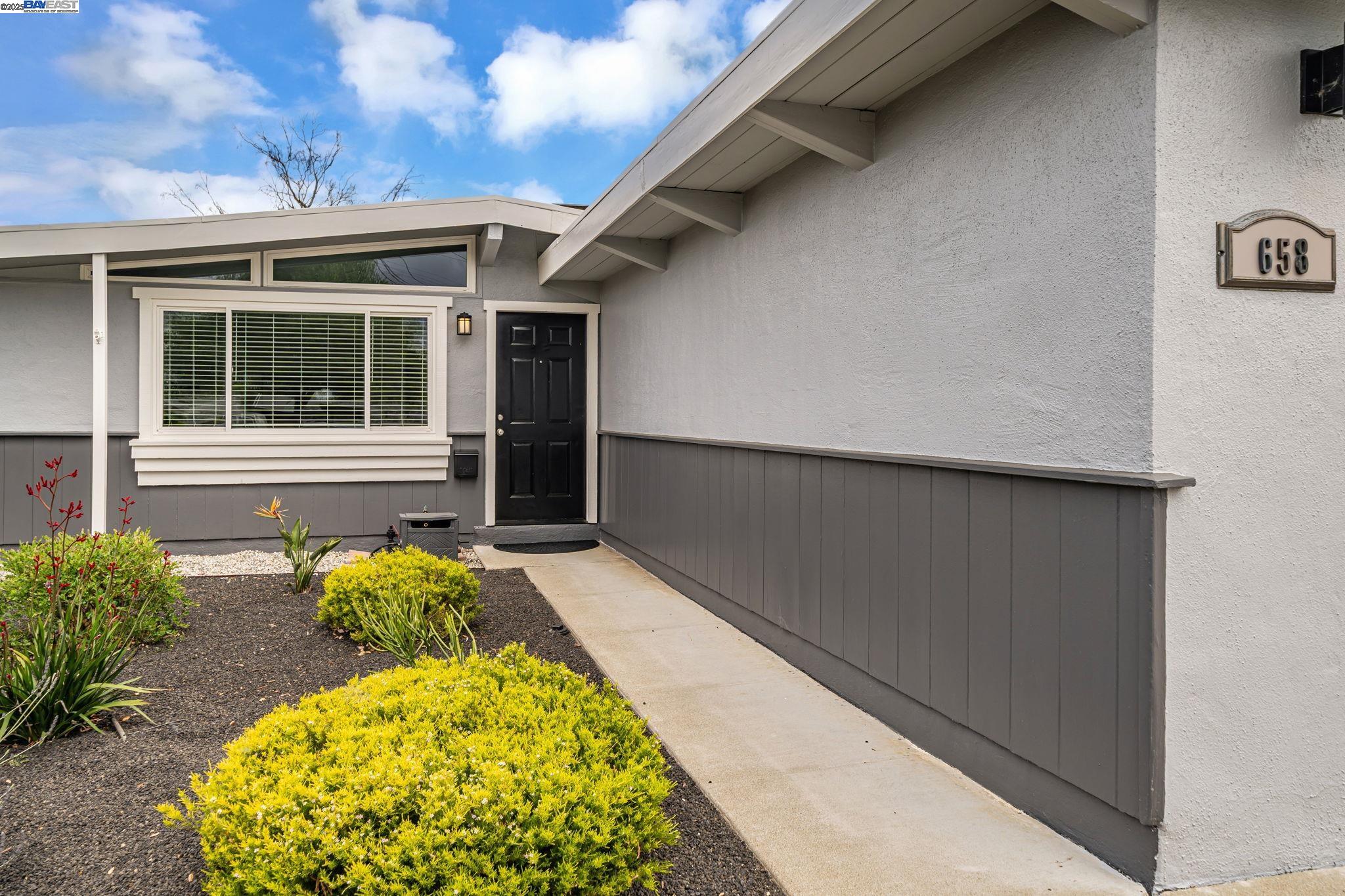 Detail Gallery Image 5 of 58 For 658 N P Street, Livermore,  CA 94551 - 3 Beds | 2 Baths
