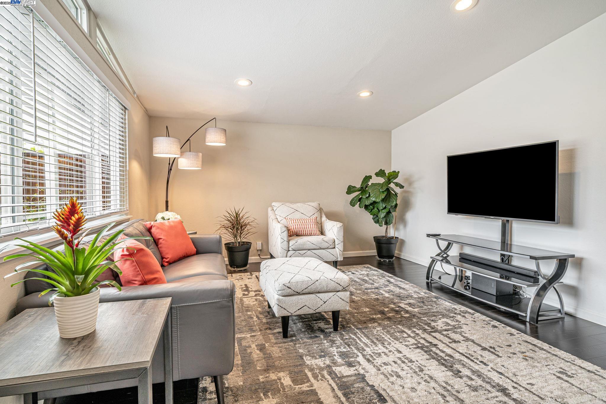 Detail Gallery Image 6 of 58 For 658 N P Street, Livermore,  CA 94551 - 3 Beds | 2 Baths