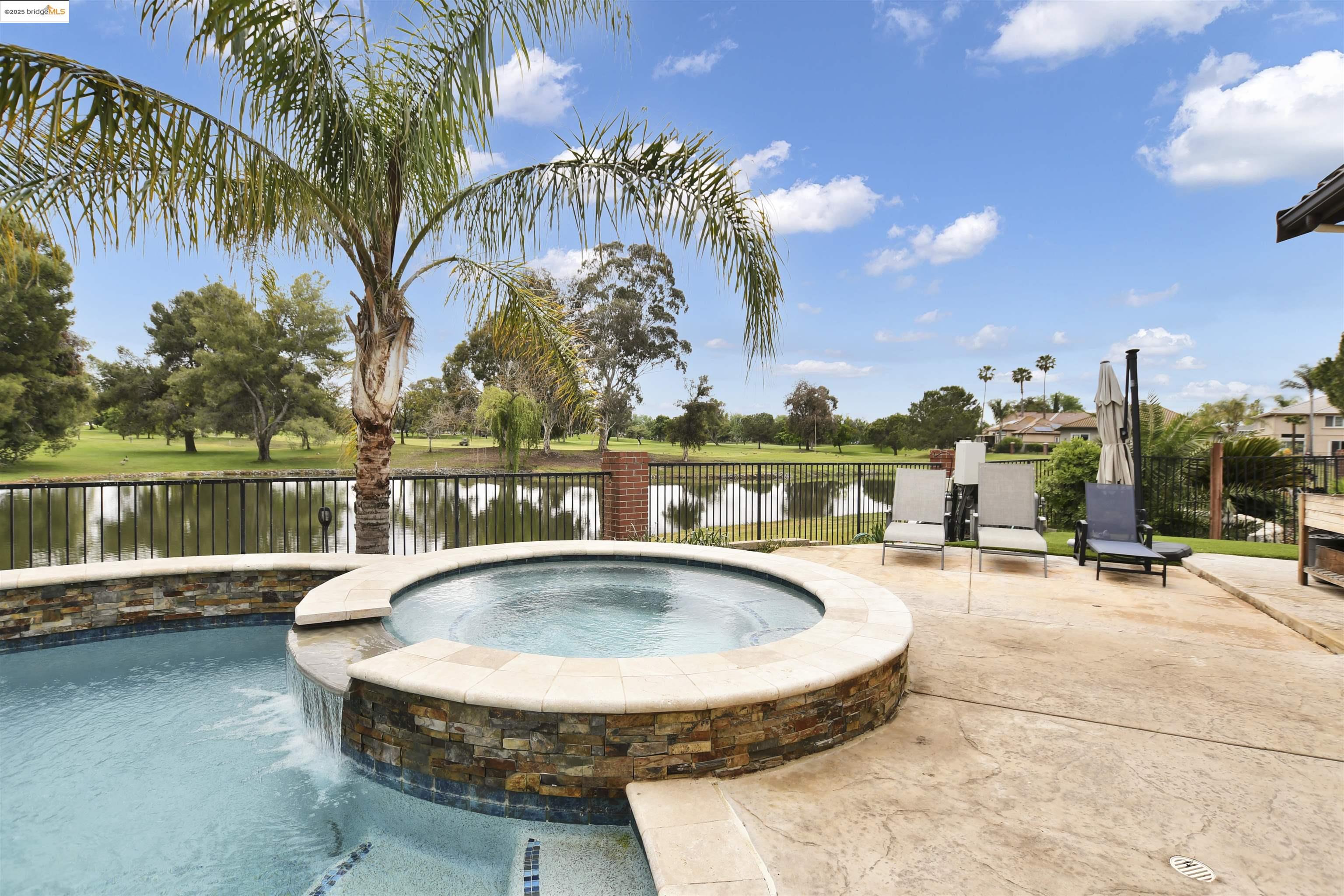 Detail Gallery Image 3 of 51 For 5560 Lanai Ct, Discovery Bay,  CA 94505 - 4 Beds | 2/1 Baths
