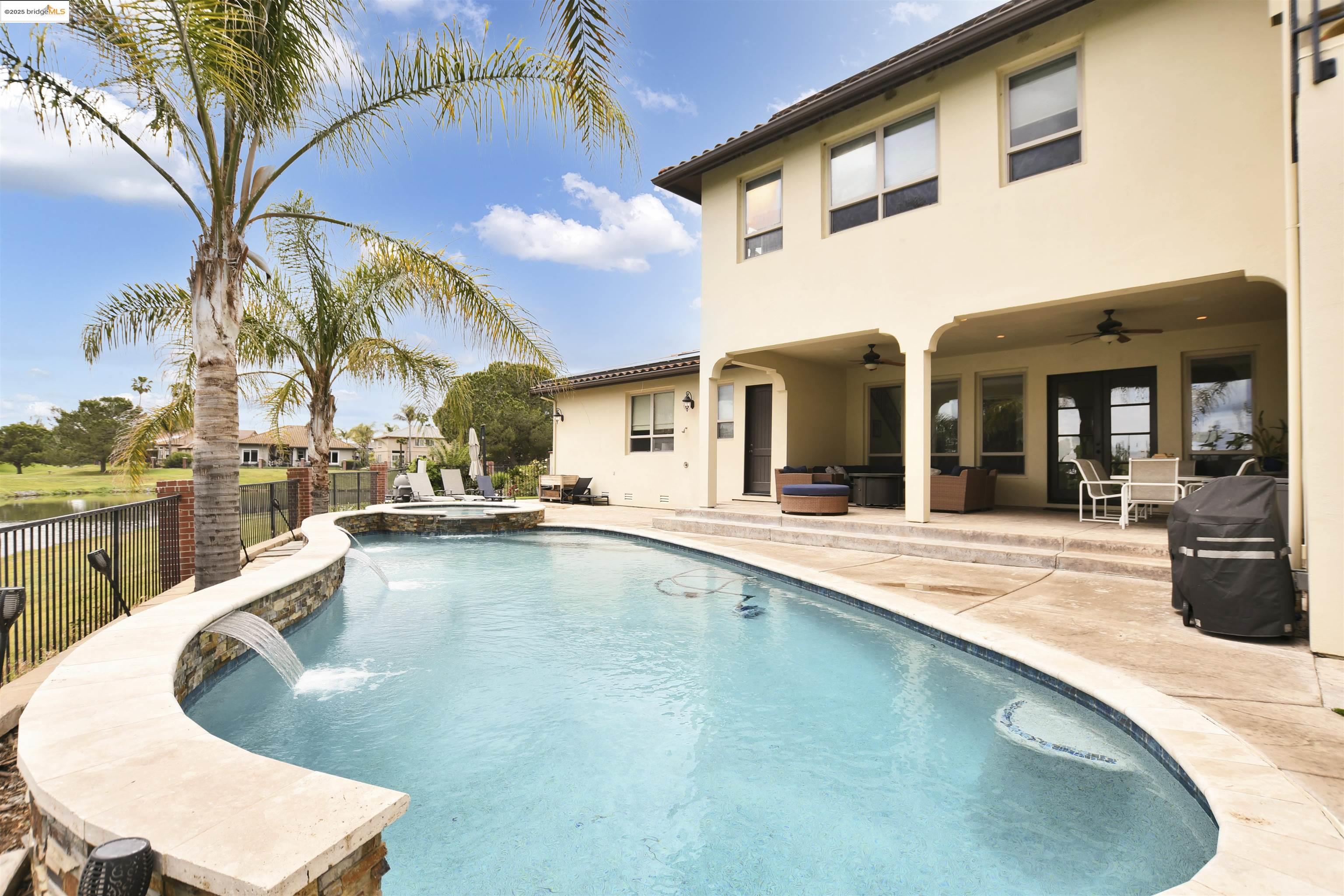 Detail Gallery Image 5 of 51 For 5560 Lanai Ct, Discovery Bay,  CA 94505 - 4 Beds | 2/1 Baths
