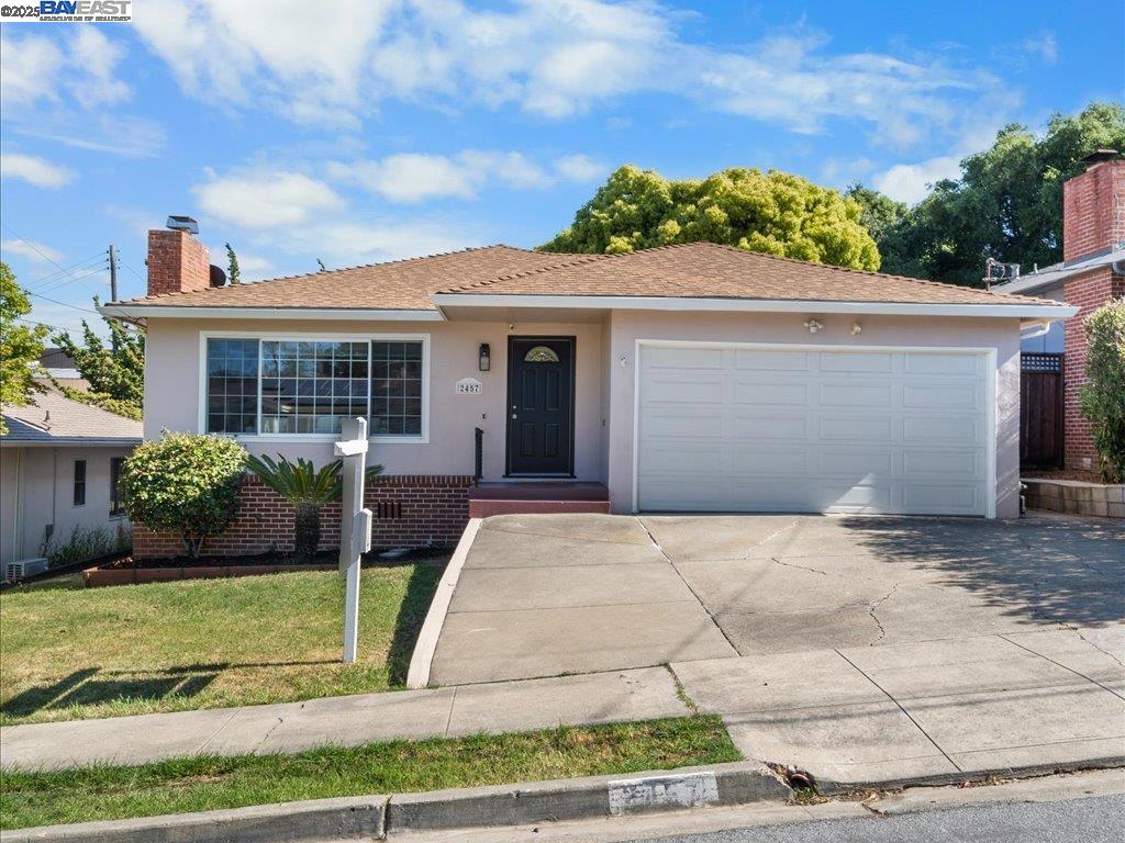 Detail Gallery Image 2 of 44 For 2457 San Carlos Ave, Castro Valley,  CA 94546 - 3 Beds | 2 Baths