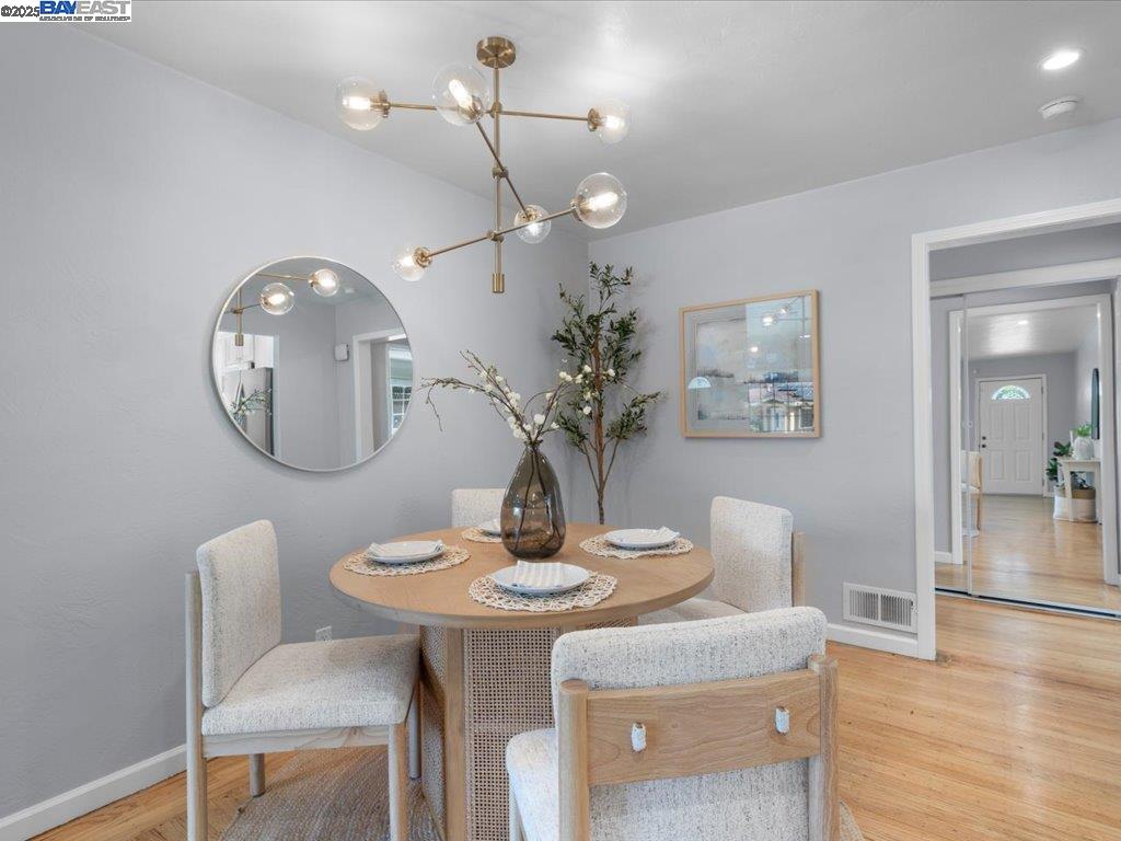 Detail Gallery Image 11 of 44 For 2457 San Carlos Ave, Castro Valley,  CA 94546 - 3 Beds | 2 Baths