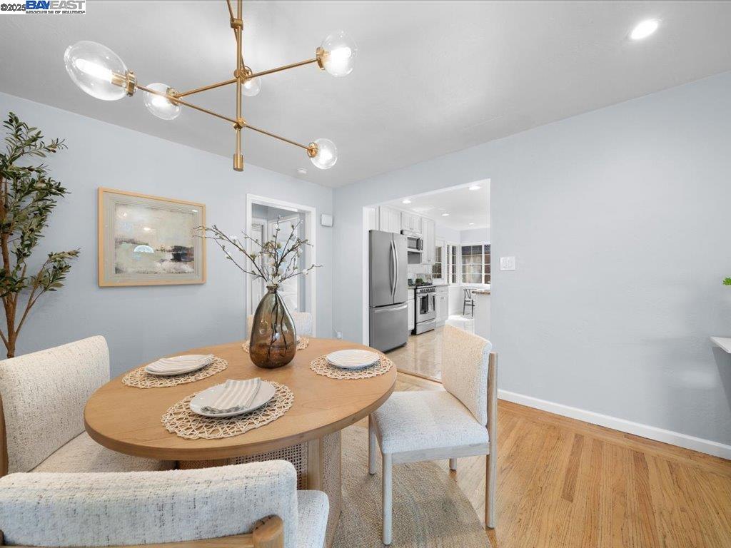 Detail Gallery Image 14 of 44 For 2457 San Carlos Ave, Castro Valley,  CA 94546 - 3 Beds | 2 Baths