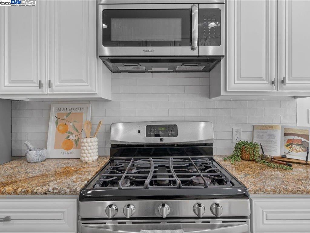 Detail Gallery Image 15 of 44 For 2457 San Carlos Ave, Castro Valley,  CA 94546 - 3 Beds | 2 Baths