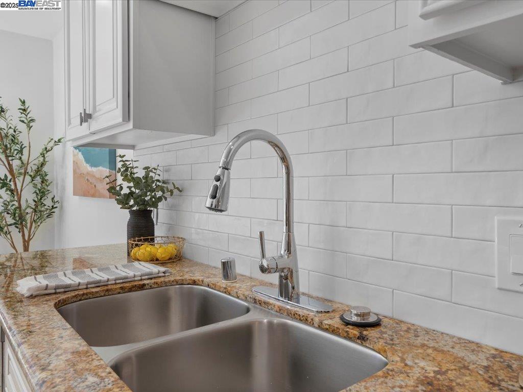 Detail Gallery Image 18 of 44 For 2457 San Carlos Ave, Castro Valley,  CA 94546 - 3 Beds | 2 Baths