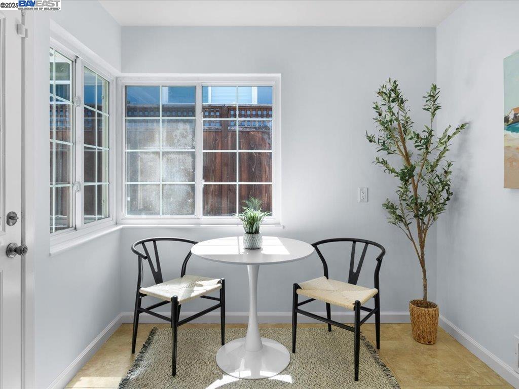 Detail Gallery Image 20 of 44 For 2457 San Carlos Ave, Castro Valley,  CA 94546 - 3 Beds | 2 Baths
