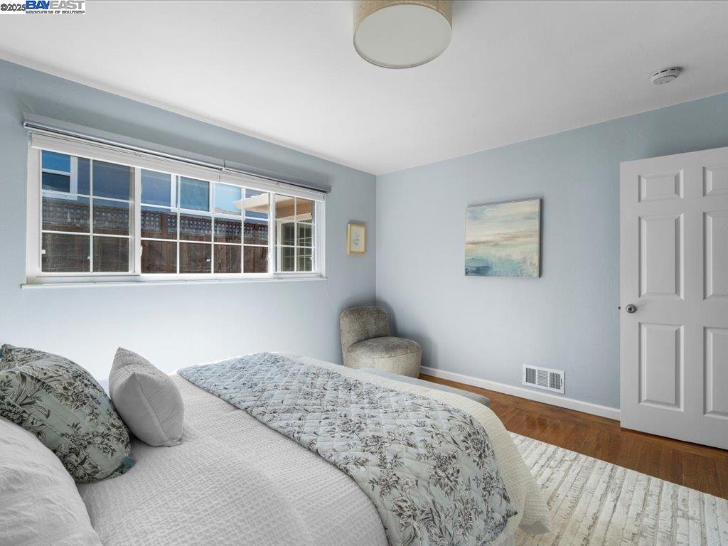 Detail Gallery Image 24 of 44 For 2457 San Carlos Ave, Castro Valley,  CA 94546 - 3 Beds | 2 Baths