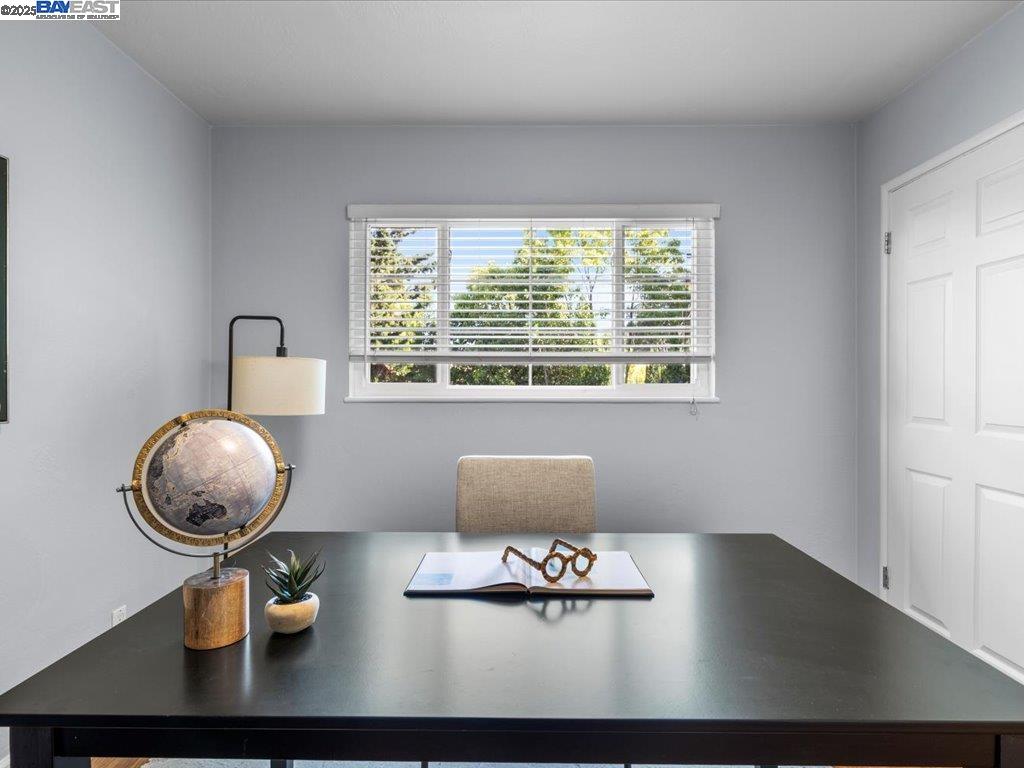 Detail Gallery Image 26 of 44 For 2457 San Carlos Ave, Castro Valley,  CA 94546 - 3 Beds | 2 Baths