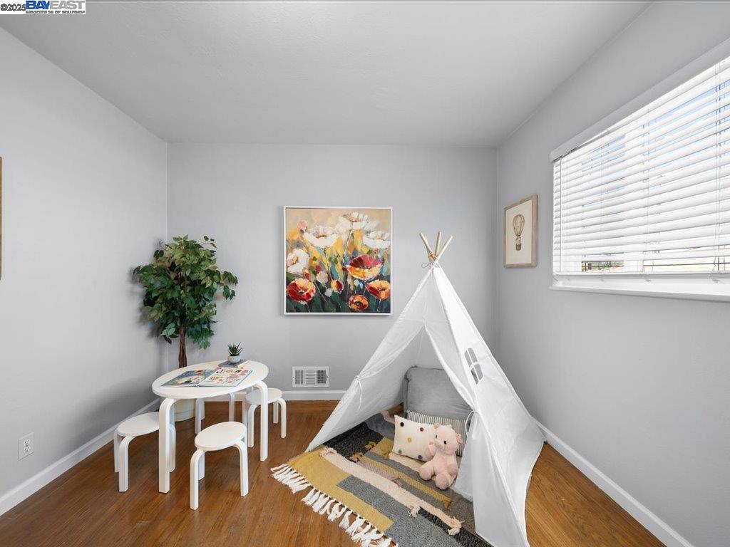 Detail Gallery Image 30 of 44 For 2457 San Carlos Ave, Castro Valley,  CA 94546 - 3 Beds | 2 Baths