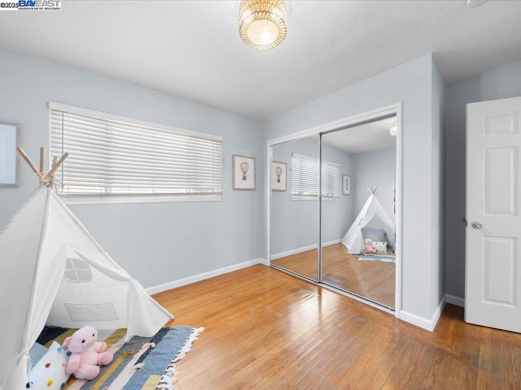 Detail Gallery Image 32 of 44 For 2457 San Carlos Ave, Castro Valley,  CA 94546 - 3 Beds | 2 Baths