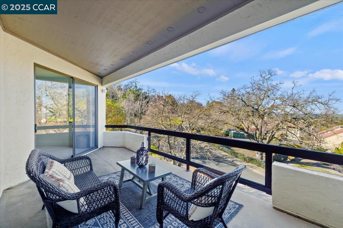 Detail Gallery Image 17 of 25 For 3711 Terra Granada 1b,  Walnut Creek,  CA 94595 - 2 Beds | 2 Baths