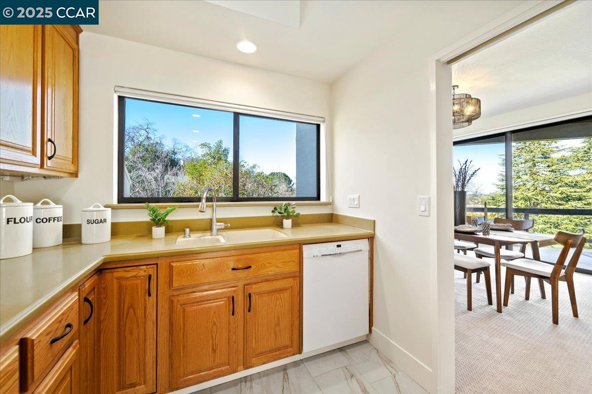 Detail Gallery Image 5 of 25 For 3711 Terra Granada 1b,  Walnut Creek,  CA 94595 - 2 Beds | 2 Baths