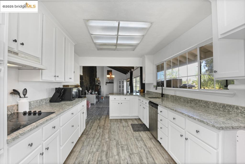 Detail Gallery Image 13 of 26 For 26893 Marsh Creek Rd, Brentwood,  CA 94513 - 3 Beds | 2 Baths