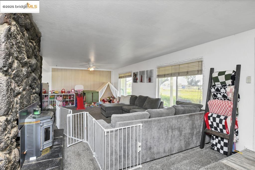 Detail Gallery Image 8 of 26 For 26893 Marsh Creek Rd, Brentwood,  CA 94513 - 3 Beds | 2 Baths