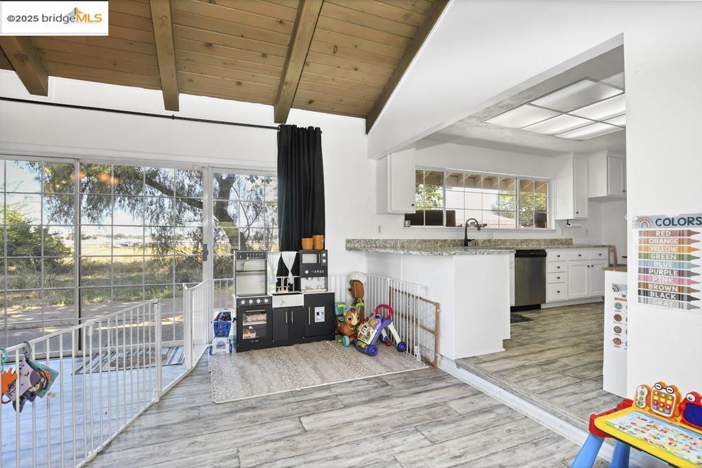 Detail Gallery Image 10 of 26 For 26893 Marsh Creek Rd, Brentwood,  CA 94513 - 3 Beds | 2 Baths