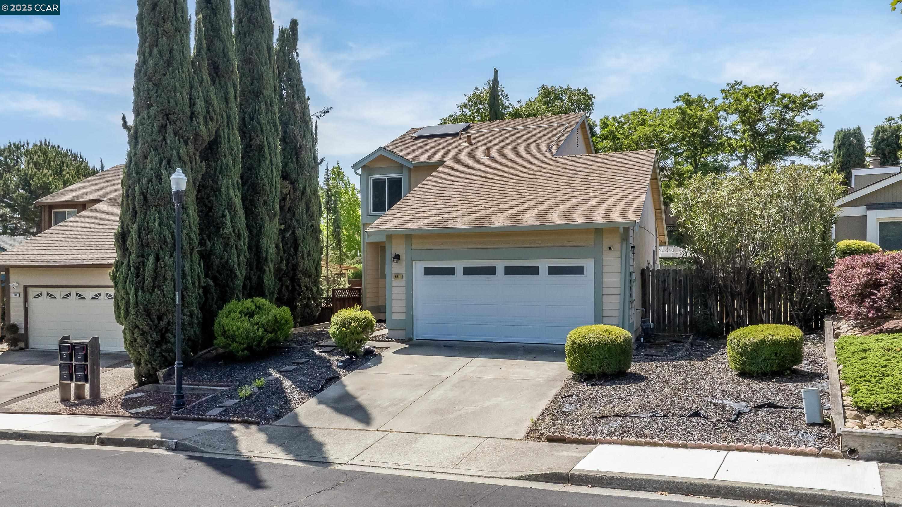 Detail Gallery Image 1 of 1 For 121 Brighton St, Hercules,  CA 94547 - 3 Beds | 2/1 Baths