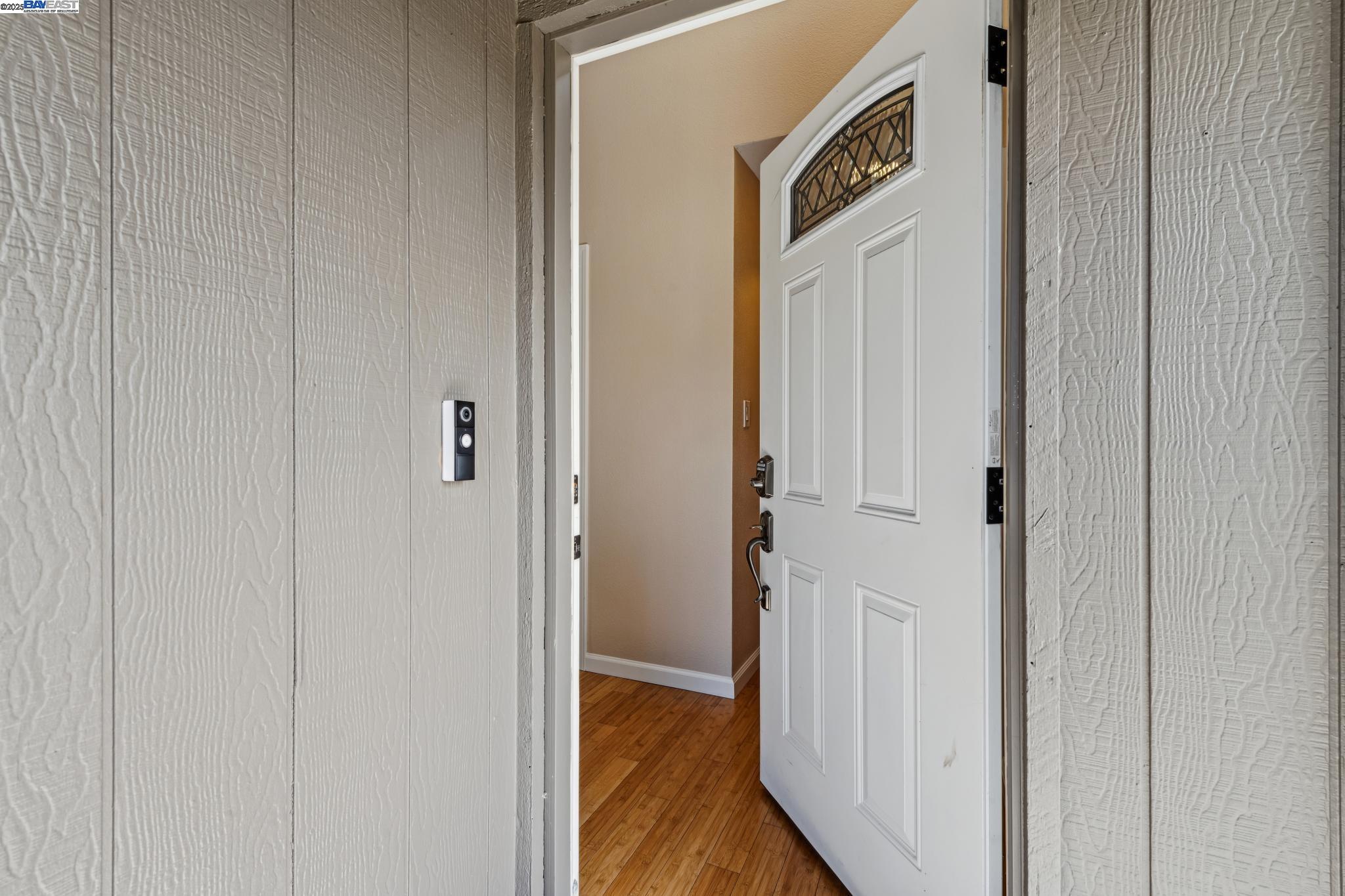 Detail Gallery Image 2 of 53 For 1083 Mangrove Ln, Alameda,  CA 94502 - 2 Beds | 2 Baths