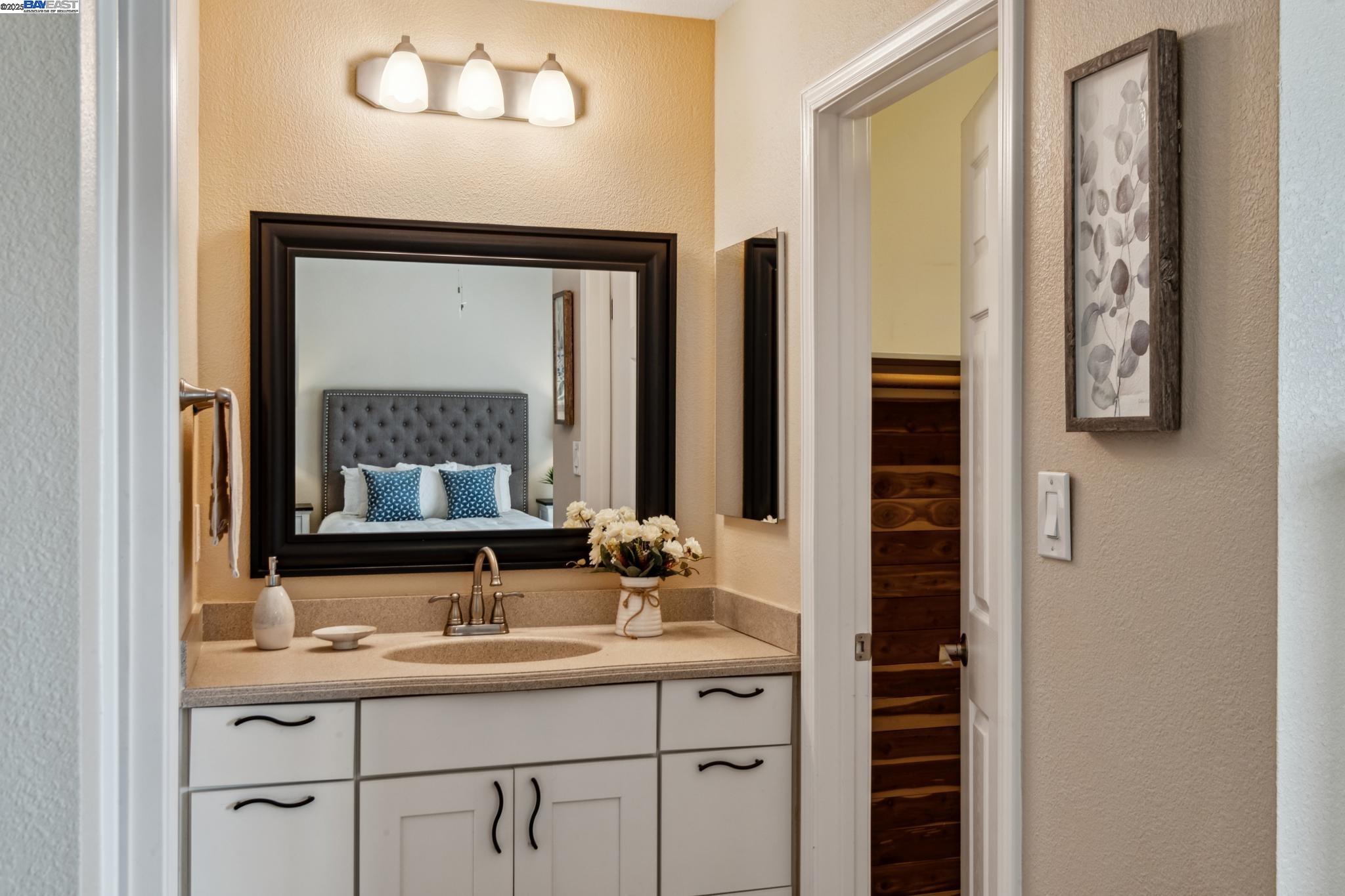 Detail Gallery Image 31 of 53 For 1083 Mangrove Ln, Alameda,  CA 94502 - 2 Beds | 2 Baths