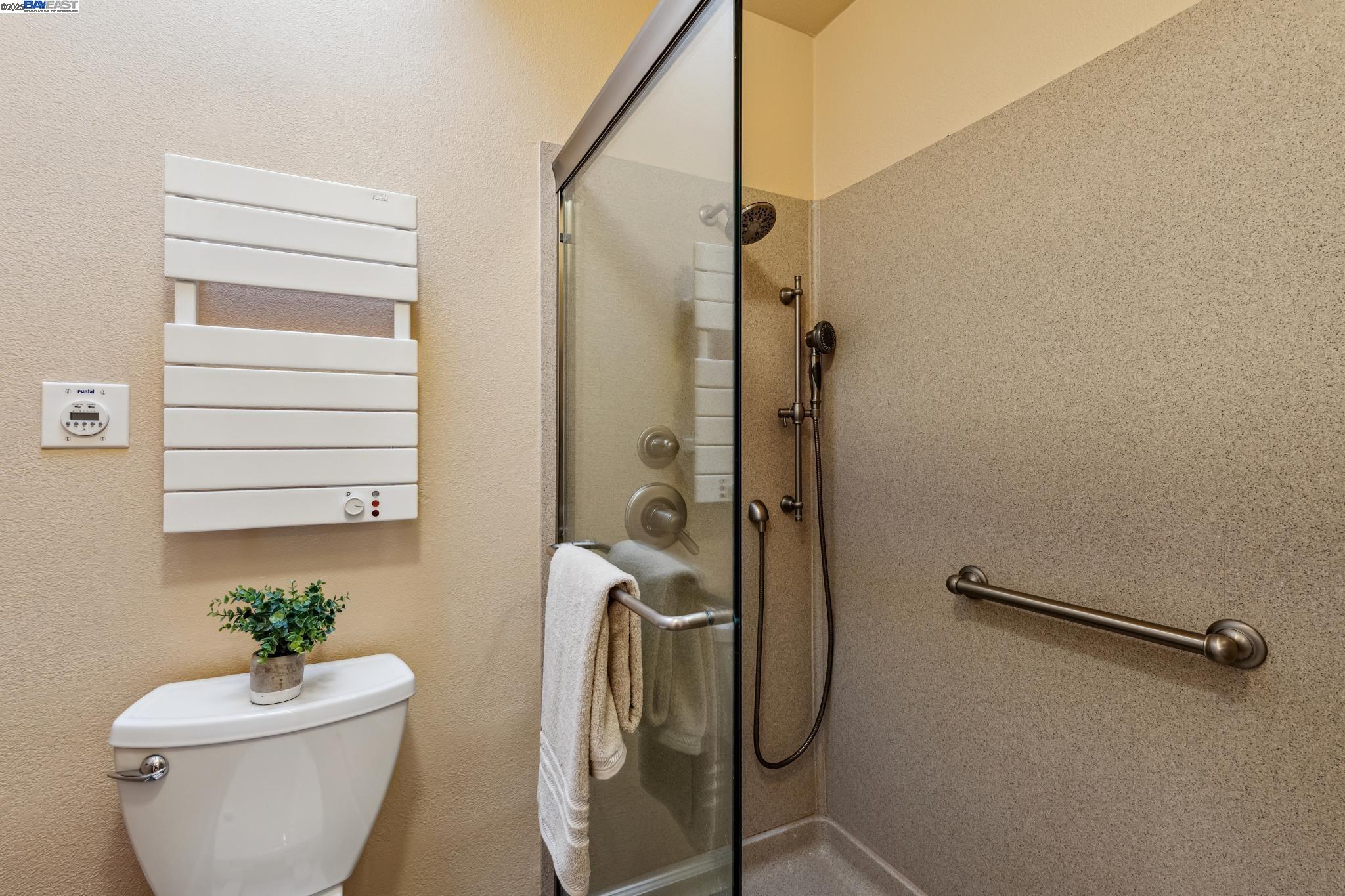 Detail Gallery Image 32 of 53 For 1083 Mangrove Ln, Alameda,  CA 94502 - 2 Beds | 2 Baths
