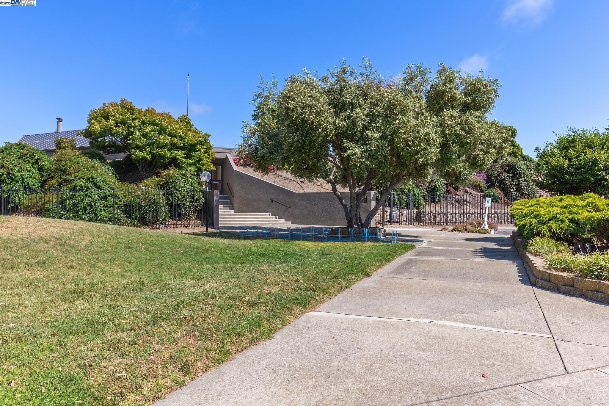 Detail Gallery Image 46 of 53 For 1083 Mangrove Ln, Alameda,  CA 94502 - 2 Beds | 2 Baths