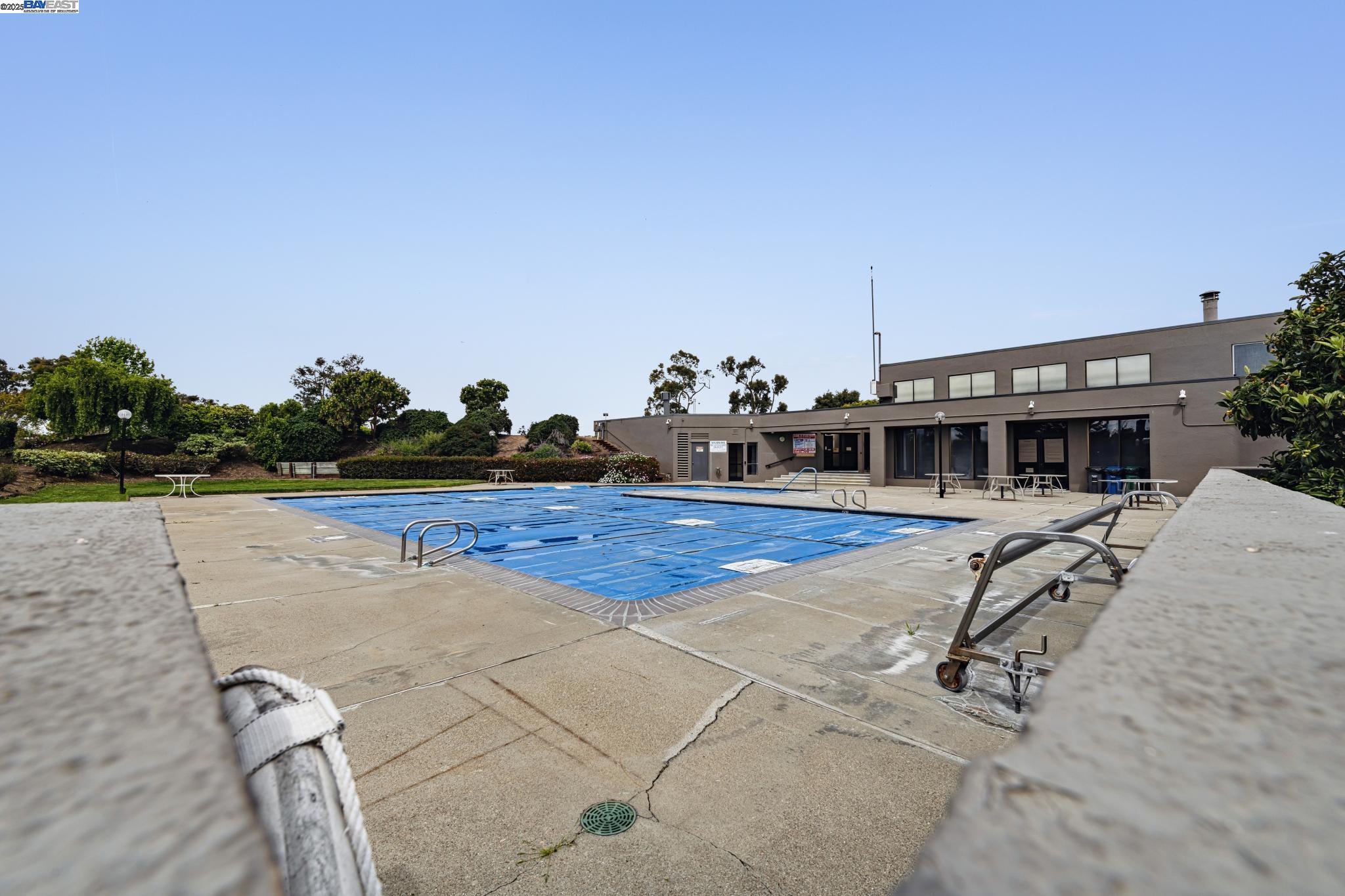 Detail Gallery Image 51 of 53 For 1083 Mangrove Ln, Alameda,  CA 94502 - 2 Beds | 2 Baths