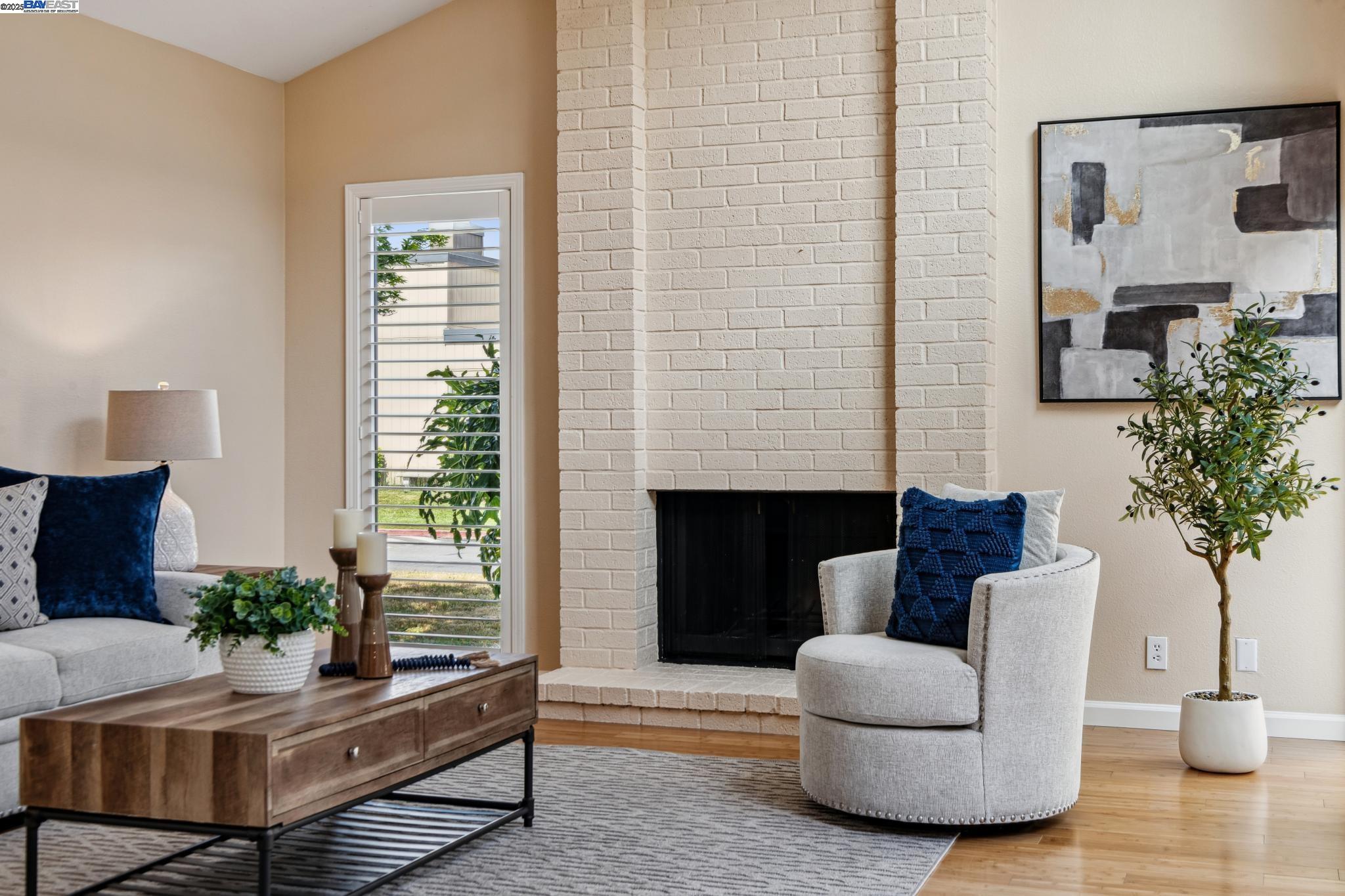 Detail Gallery Image 10 of 53 For 1083 Mangrove Ln, Alameda,  CA 94502 - 2 Beds | 2 Baths