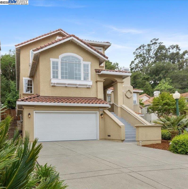 Detail Gallery Image 1 of 41 For 20578 Crow Creek Rd, Castro Valley,  CA 94552 - 4 Beds | 3 Baths