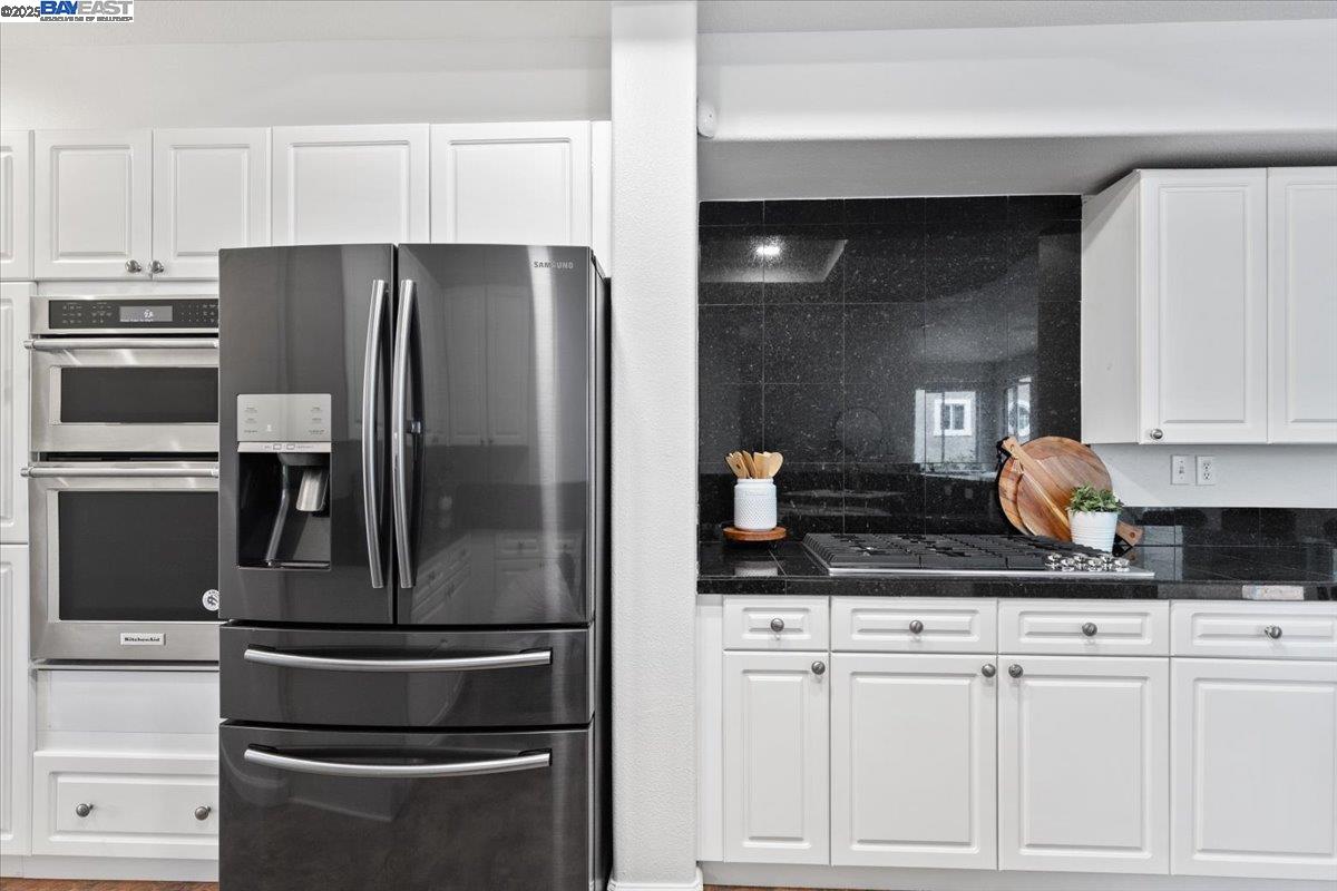Detail Gallery Image 13 of 41 For 20578 Crow Creek Rd, Castro Valley,  CA 94552 - 4 Beds | 3 Baths