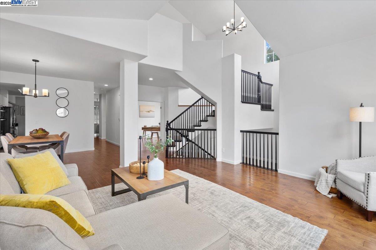 Detail Gallery Image 14 of 41 For 20578 Crow Creek Rd, Castro Valley,  CA 94552 - 4 Beds | 3 Baths