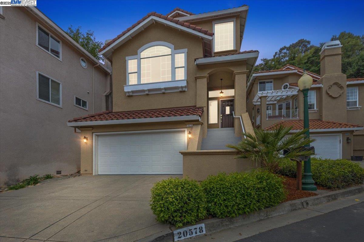 Detail Gallery Image 2 of 41 For 20578 Crow Creek Rd, Castro Valley,  CA 94552 - 4 Beds | 3 Baths