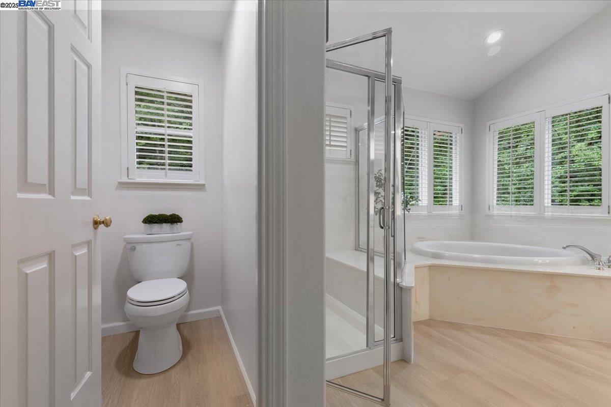 Detail Gallery Image 22 of 41 For 20578 Crow Creek Rd, Castro Valley,  CA 94552 - 4 Beds | 3 Baths