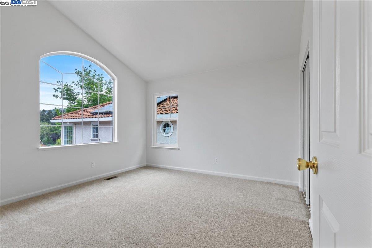 Detail Gallery Image 25 of 41 For 20578 Crow Creek Rd, Castro Valley,  CA 94552 - 4 Beds | 3 Baths