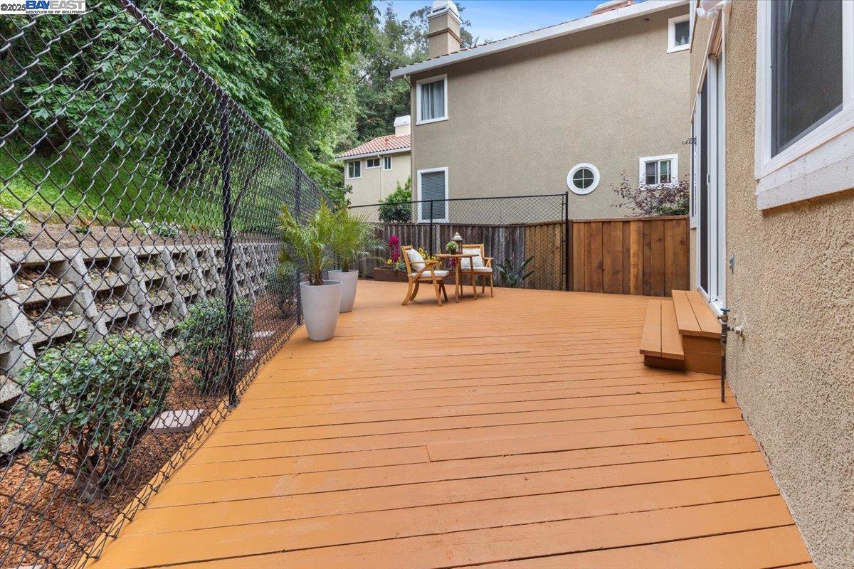 Detail Gallery Image 30 of 41 For 20578 Crow Creek Rd, Castro Valley,  CA 94552 - 4 Beds | 3 Baths