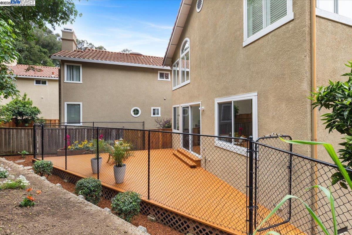Detail Gallery Image 31 of 41 For 20578 Crow Creek Rd, Castro Valley,  CA 94552 - 4 Beds | 3 Baths