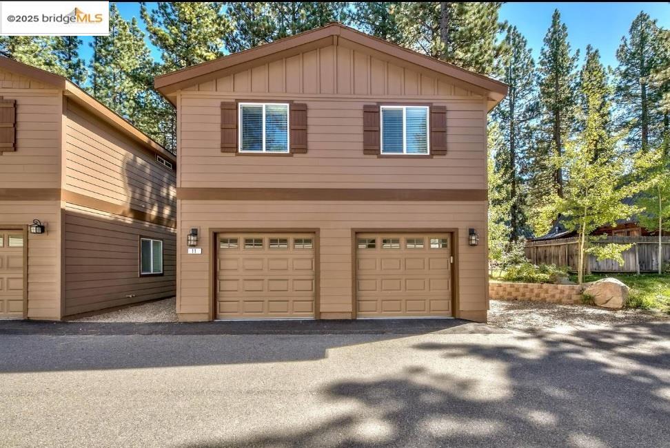 Detail Gallery Image 1 of 18 For 1029 Shepherds Dr #11, South Lake Tahoe,  CA 96150 - 4 Beds | 3 Baths