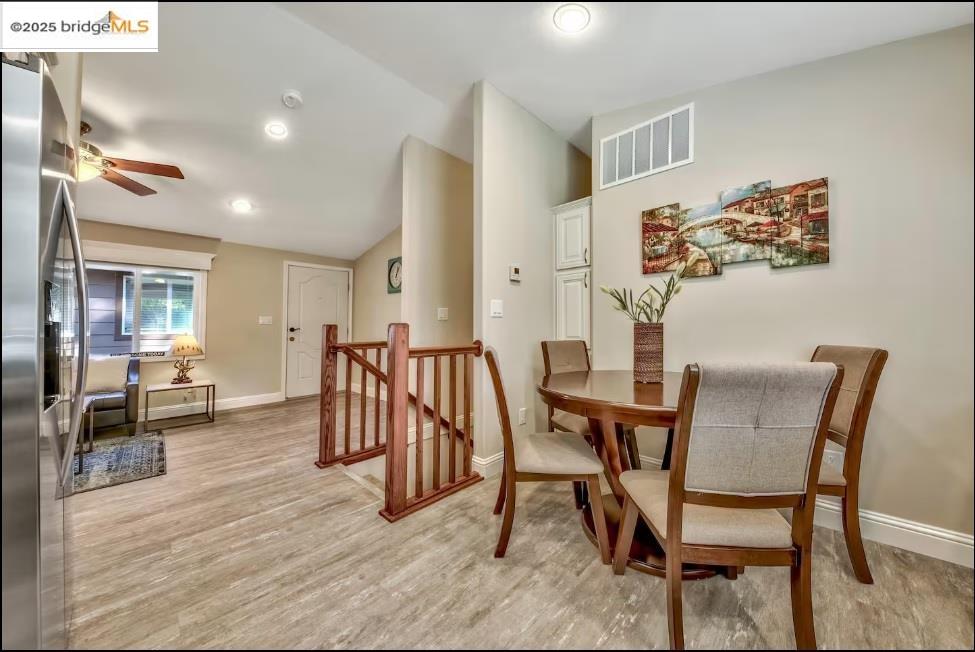 Detail Gallery Image 4 of 18 For 1029 Shepherds Dr #11, South Lake Tahoe,  CA 96150 - 4 Beds | 3 Baths