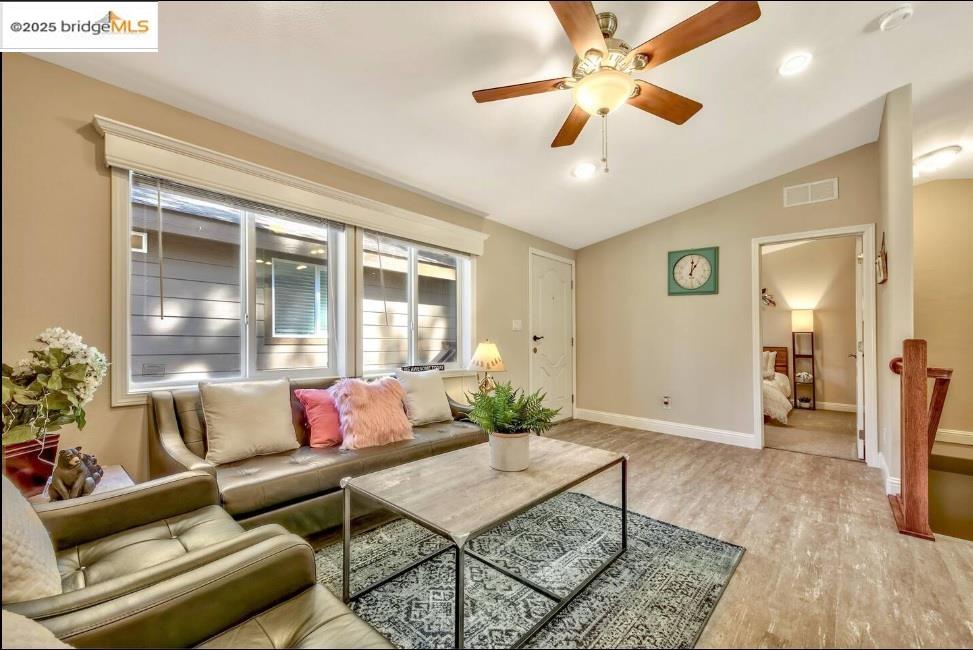 Detail Gallery Image 9 of 18 For 1029 Shepherds Dr #11, South Lake Tahoe,  CA 96150 - 4 Beds | 3 Baths