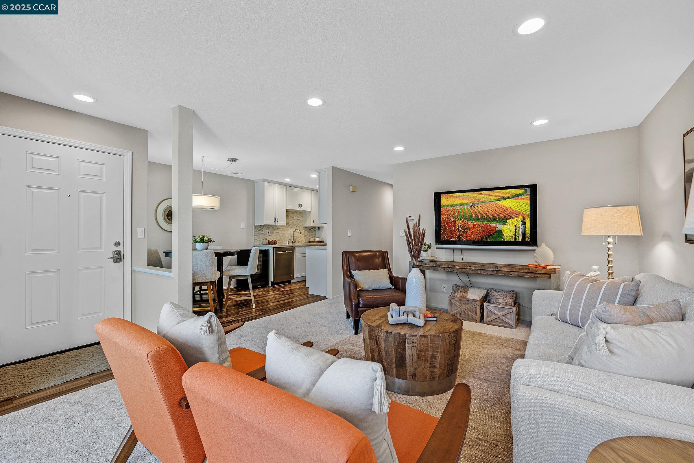 Detail Gallery Image 1 of 34 For 3065 Fostoria Cir, Danville,  CA 94526 - 3 Beds | 2 Baths