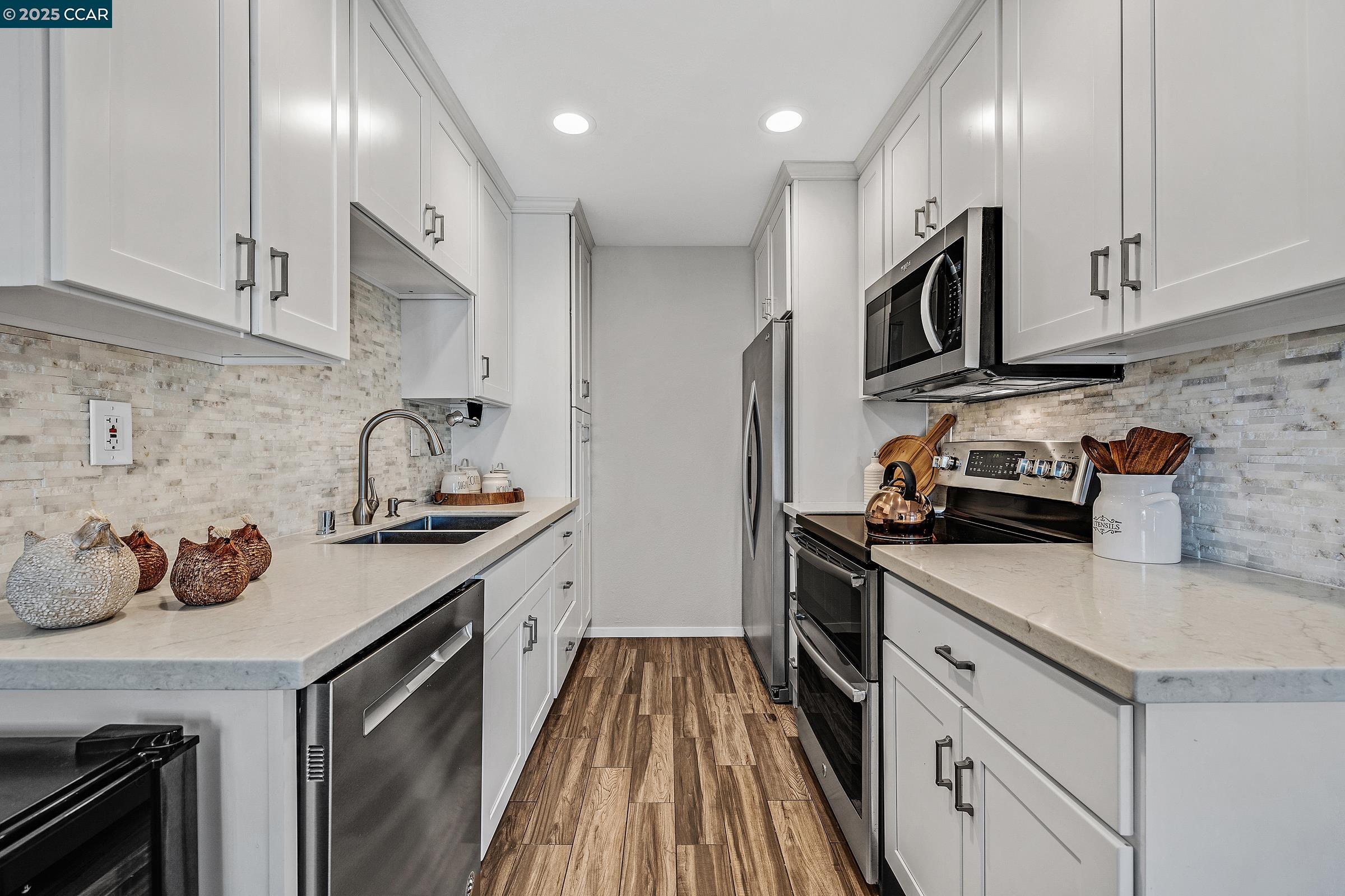Detail Gallery Image 11 of 34 For 3065 Fostoria Cir, Danville,  CA 94526 - 3 Beds | 2 Baths