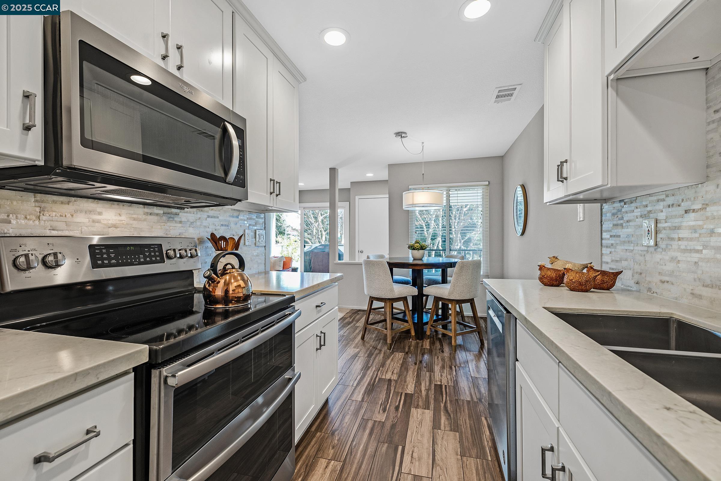 Detail Gallery Image 13 of 34 For 3065 Fostoria Cir, Danville,  CA 94526 - 3 Beds | 2 Baths