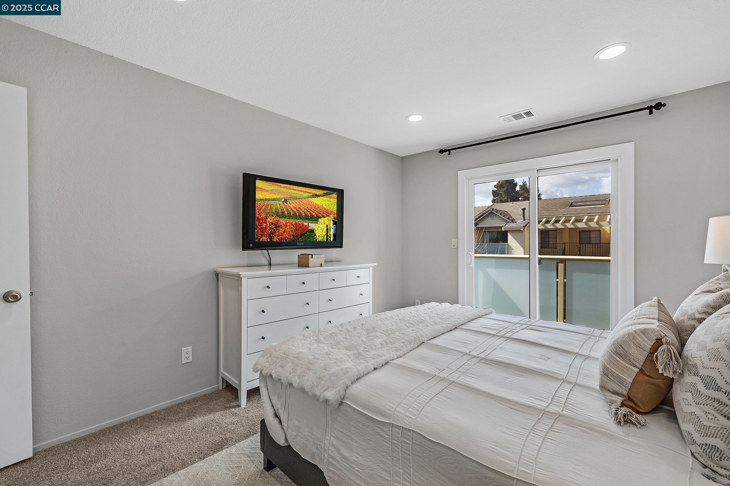 Detail Gallery Image 16 of 34 For 3065 Fostoria Cir, Danville,  CA 94526 - 3 Beds | 2 Baths