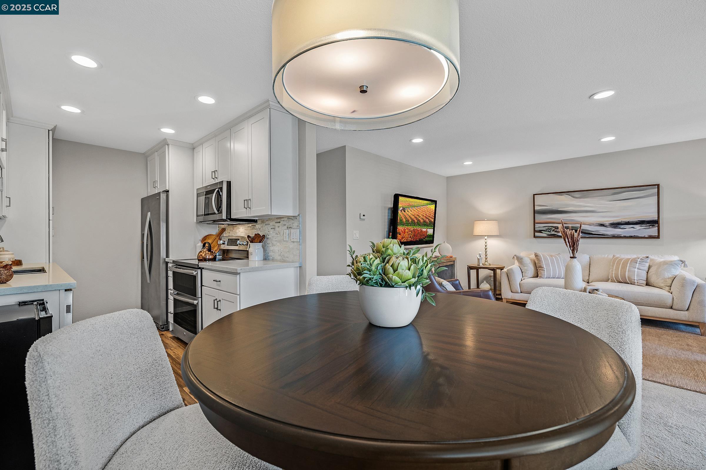 Detail Gallery Image 9 of 34 For 3065 Fostoria Cir, Danville,  CA 94526 - 3 Beds | 2 Baths