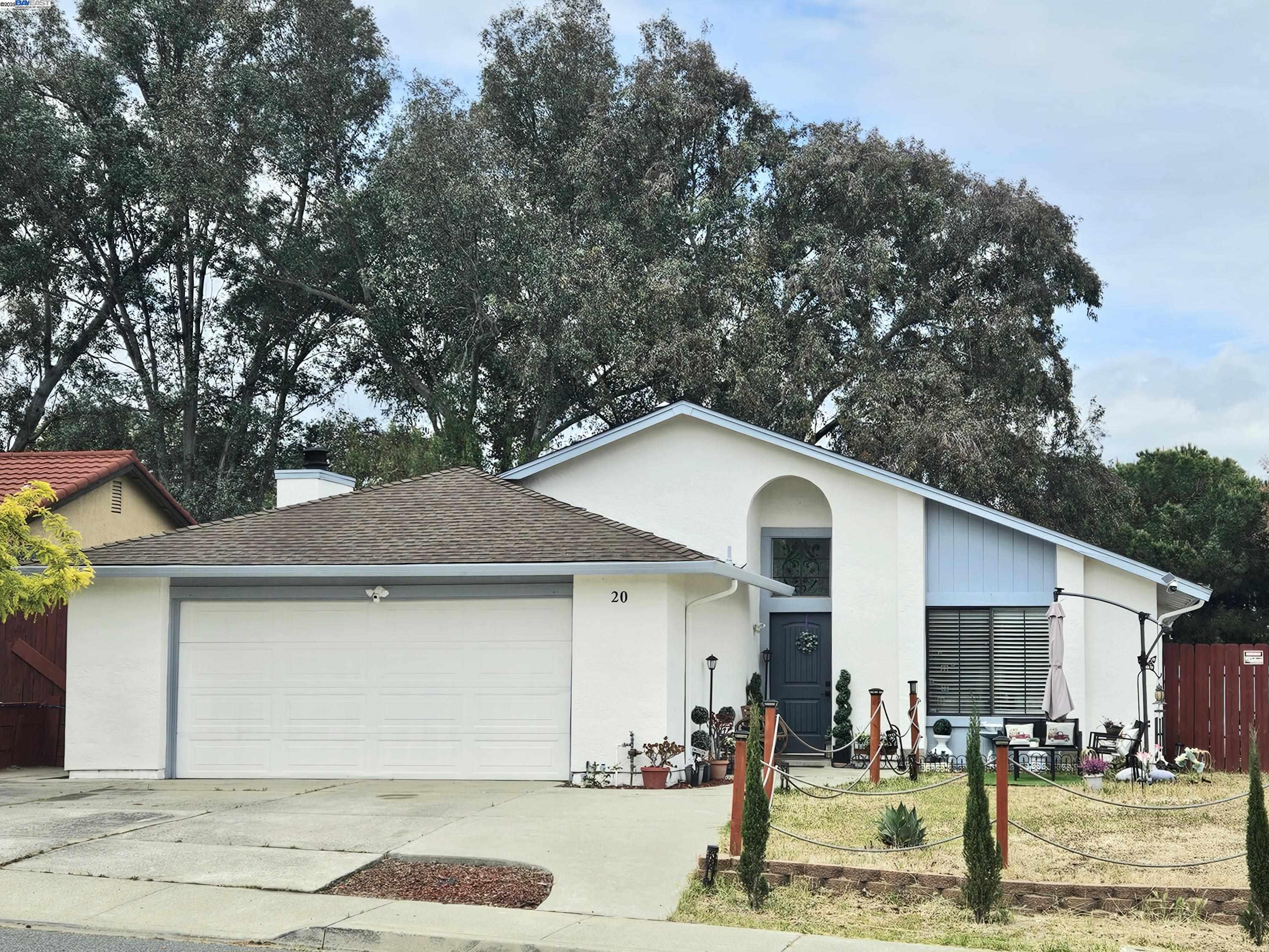 Detail Gallery Image 1 of 59 For 20 Dunes Way, Antioch,  CA 94509 - 3 Beds | 2 Baths