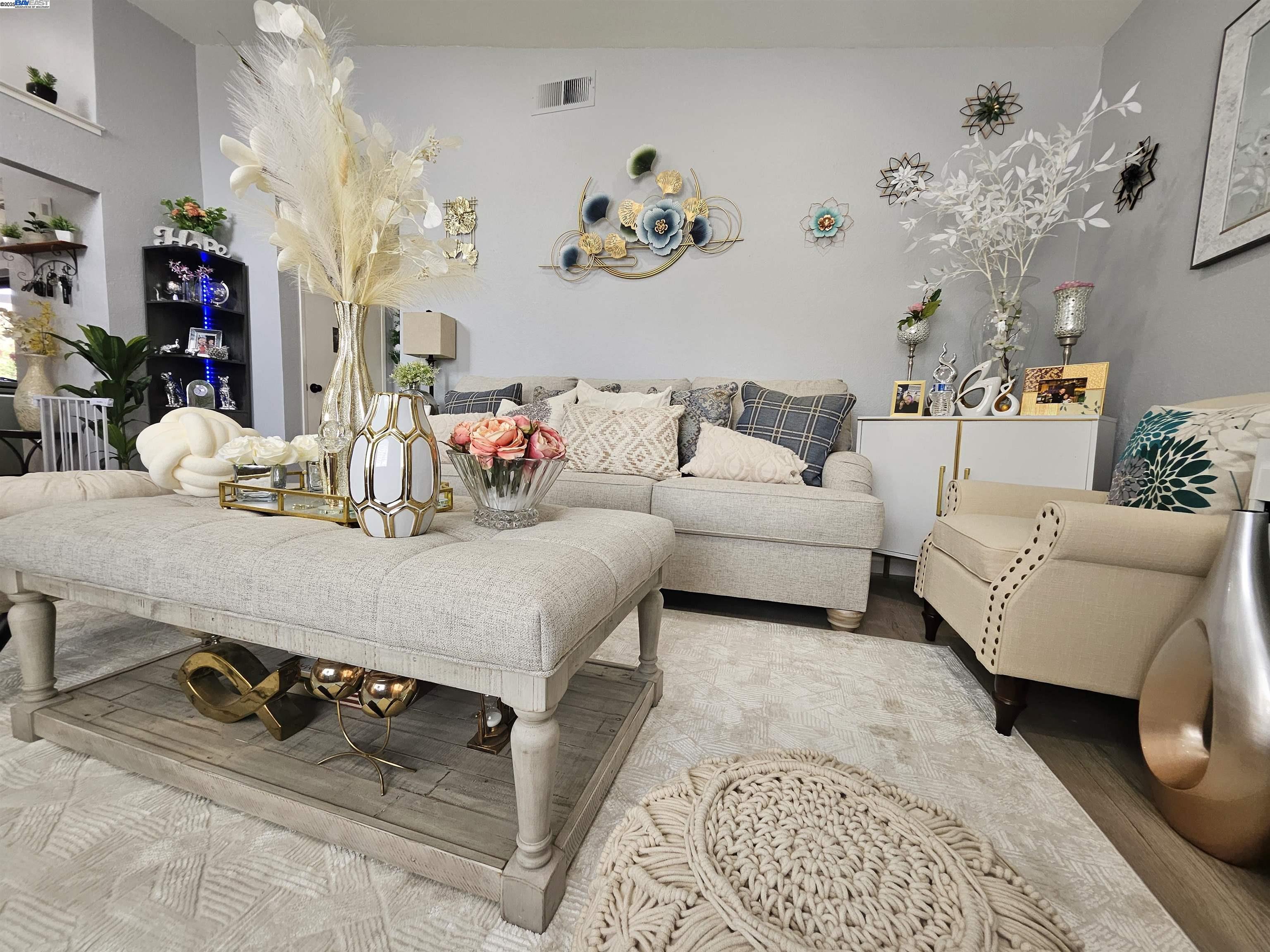 Detail Gallery Image 14 of 59 For 20 Dunes Way, Antioch,  CA 94509 - 3 Beds | 2 Baths